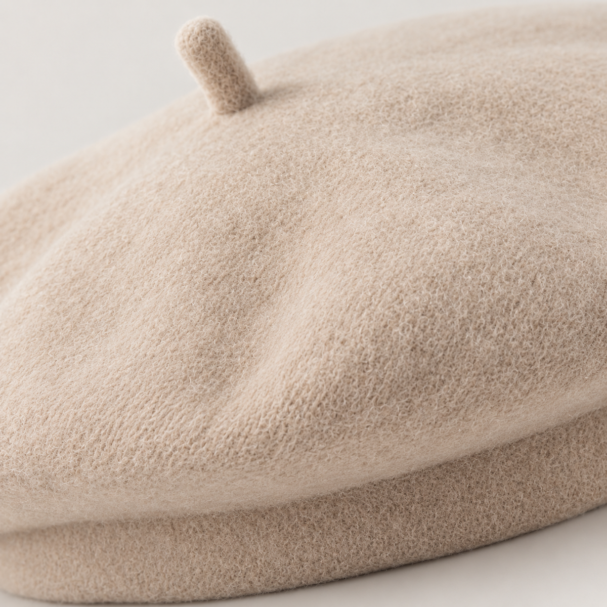 Velunorar Classic Wool Beret – Soft Textured Hat for Fall & Transitional Seasons